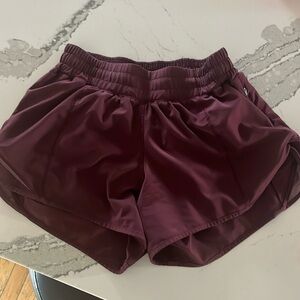 Lululemon hotty hot shorts size 4, maroon color